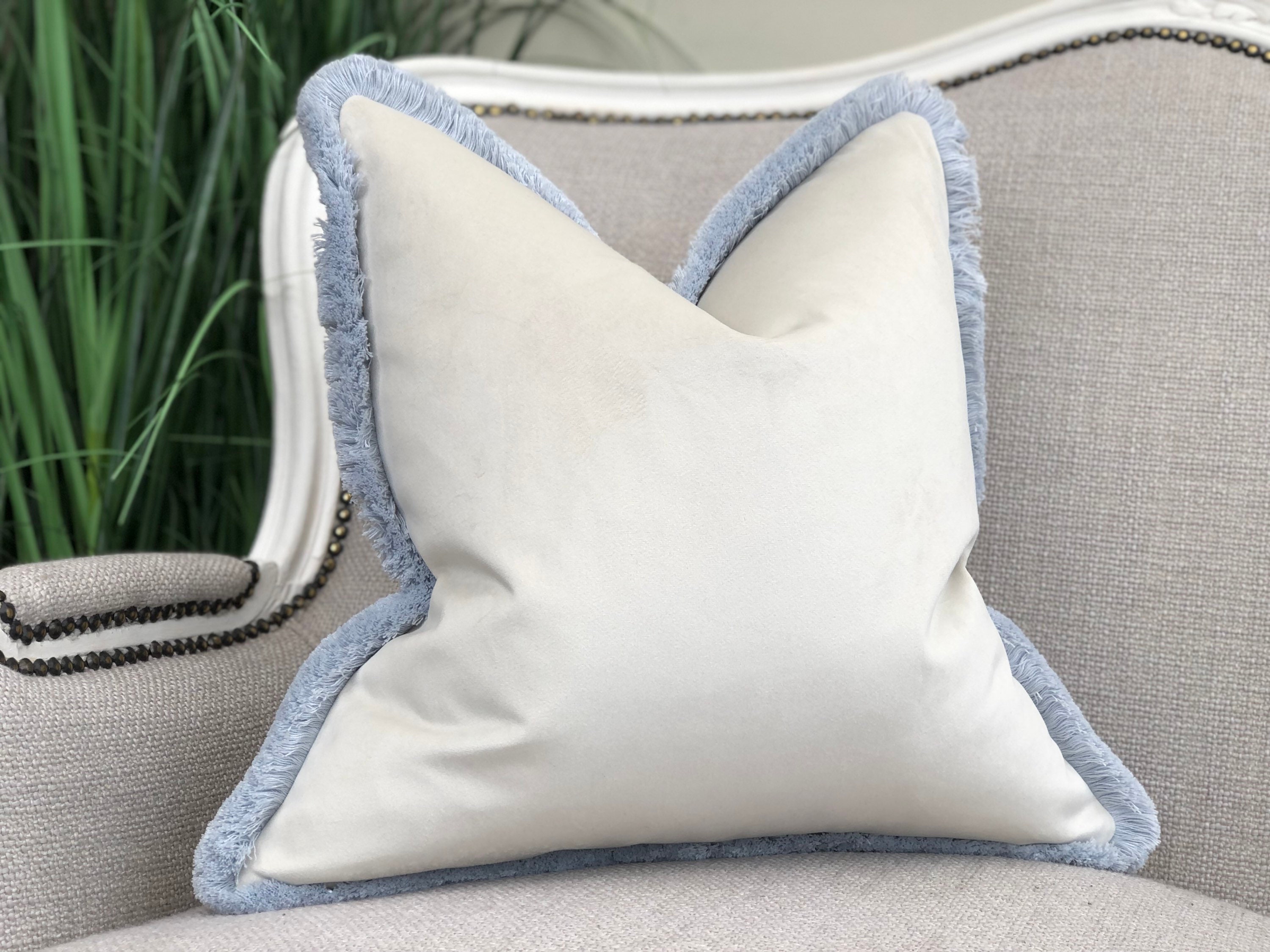 White Diamond Pattern Hand Woven 18x18 Cotton Decorative Throw Pillow with  Hand Tied Tassels - Foreside Home & Garden