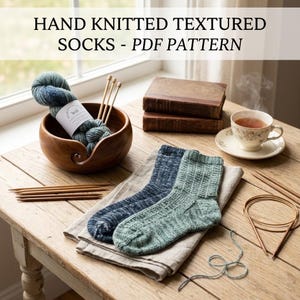 Adult Sock Knitting Pattern, Textured Knit Socks, Unisex Socks Pattern, Fingering Weight PDF