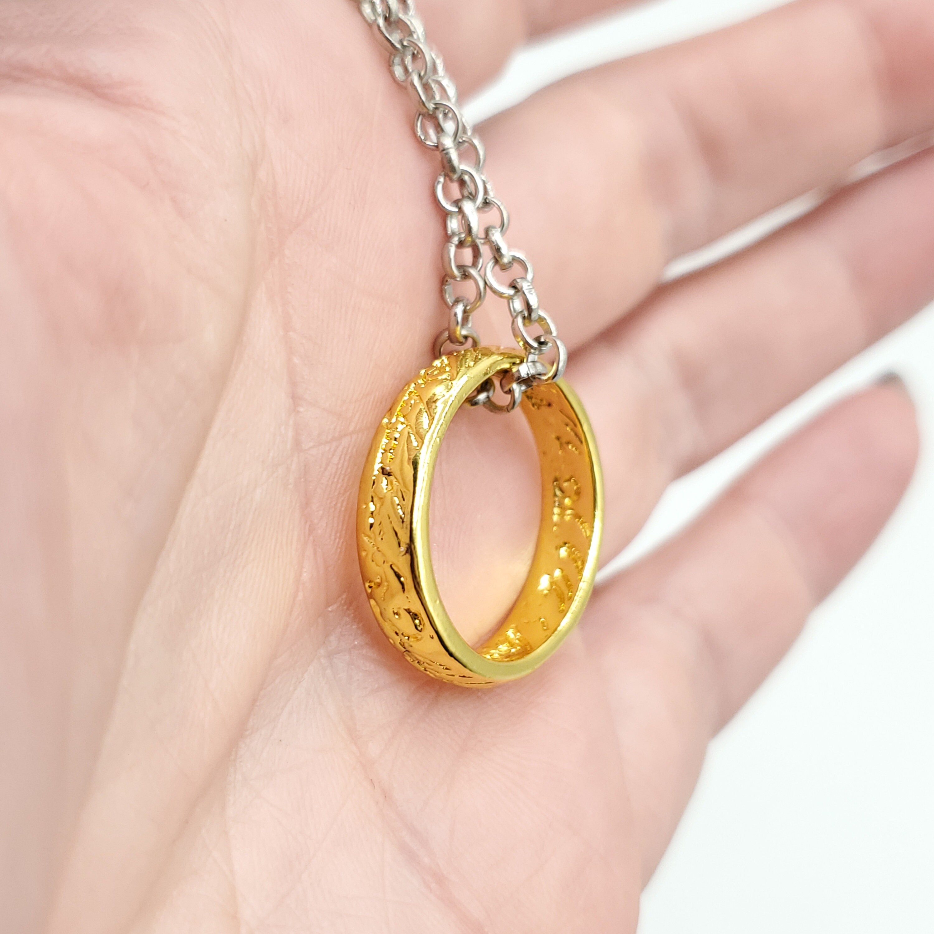 Eowyn's Gold Necklace – LotR Premium Store