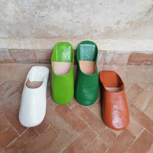 Lederhausschuhe 100 % handgefertigt || Lederhausschuhe || Herren-Slipper || Damen-Slipper || Komplett von Hand entworfen