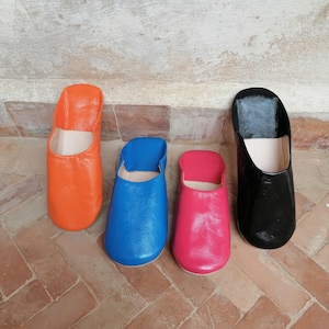 Lederhausschuhe 100 % handgefertigt || Lederhausschuhe || Herren-Slipper || Damen-Slipper || Komplett von Hand entworfen