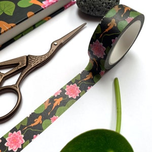 Washi tape met waterlelies en goudvissen - 15 mm x 10 m