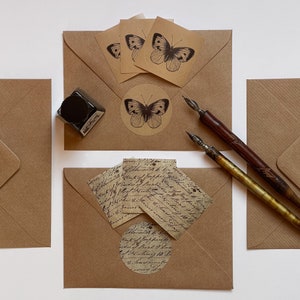 Selos de letras 3x borboleta + 3x caligrafia vintage | Adesivos Dark Academia | marrom natural 50 mm redondo
