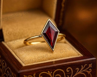 Red Garnet Ring Vintage Modern Kite Garnet Engagement Ring, Art Deco Kite Shaped Garnet Purpose Ring, Wedding Ring, January Birthstone Gift