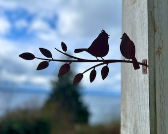 Letrero rústico de pájaro de metal: decoración de ramas, arte de jardín