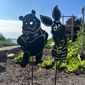Piglet Metal Garden Stake, Disney Yard Art, Classic Winnie the Pooh Decor image 3
