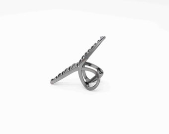 Darcie Black Metal Hair Claw Clip: Thick Hair Accessory (4.5 in)