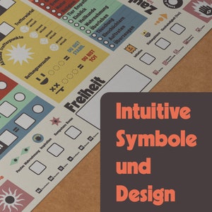 Pu&ograve; includere: Un tabellone da gioco colorato con simboli e testo in tedesco. Il tabellone presenta una variet&agrave; di icone, tra cui un sole, una stella, un cuore e una mano. Il testo sul tabellone include le parole "Freiheit" (libert&agrave;) e "Simboli intuitivi e design".