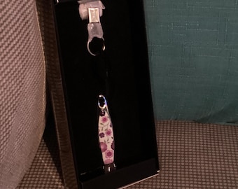 Charlene 2010 Gingher Pendant Needle Threader