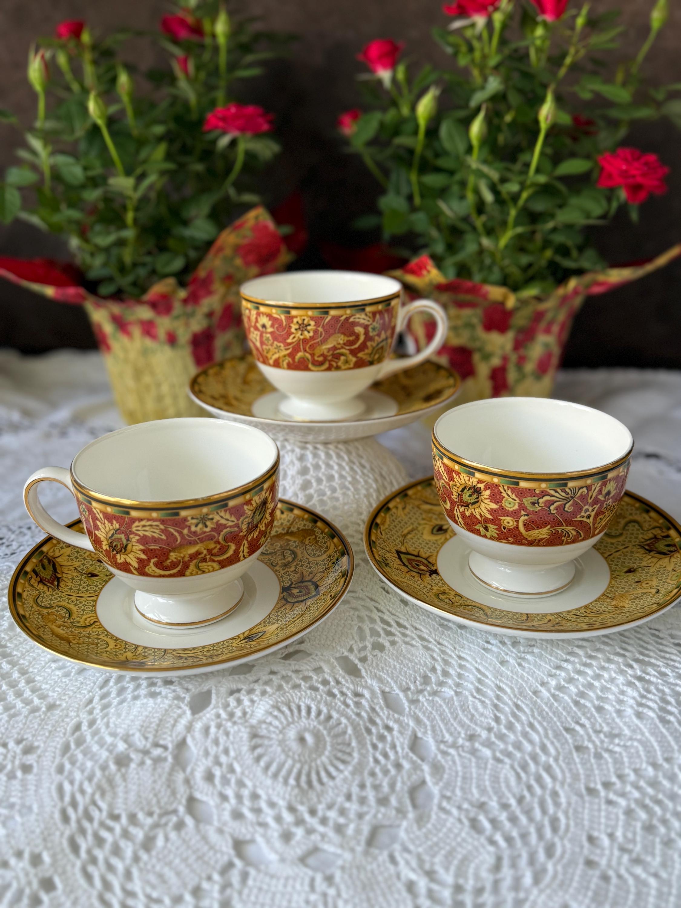 英国製　22K.t Gold 金彩　プレート&ソーサー等　他書籍3冊 英国製 22K.t Gold 金彩 プレート&ソーサー等 他書籍3冊 英国製