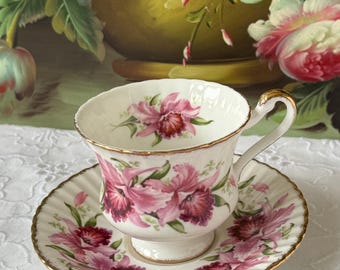 Vintage Paragon Fine Bone China Teacup & Saucer Purple Orchid Floral Gold Trim Made in England