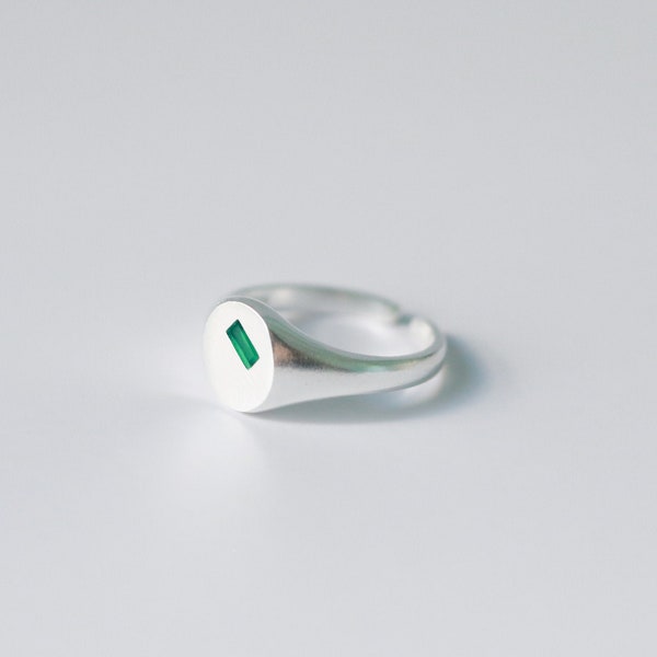 Anillo de sello de plata de ley minimalista Anillo de baguette de circón verde Anillo de sello con incrustaciones de anillo de sello de plata de piedra preciosa de circón Regalo para ella