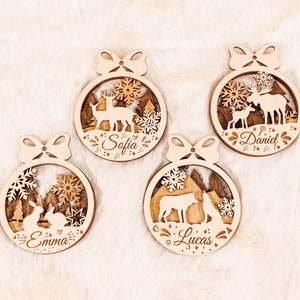 Arquivos de corte a laser SVG de enfeites de Natal, 4 designs personalizáveis para enfeites de árvore de Natal com texto editável, brinquedos de árvore de Natal SVG