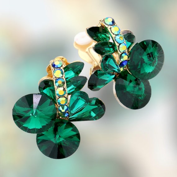Buy Emerald Green Crystal Leaf Earrings, Swarovski Crystal, Bridal Earrings,  Bridesmaid Gift, Fall Autumn Wedding, Juniper, Forest Green, Green Online  in India - Etsy