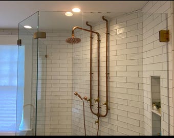 Duschsystem aus Sichtkupfer – Regenduschkopf, Handbrause, Messingarmaturen