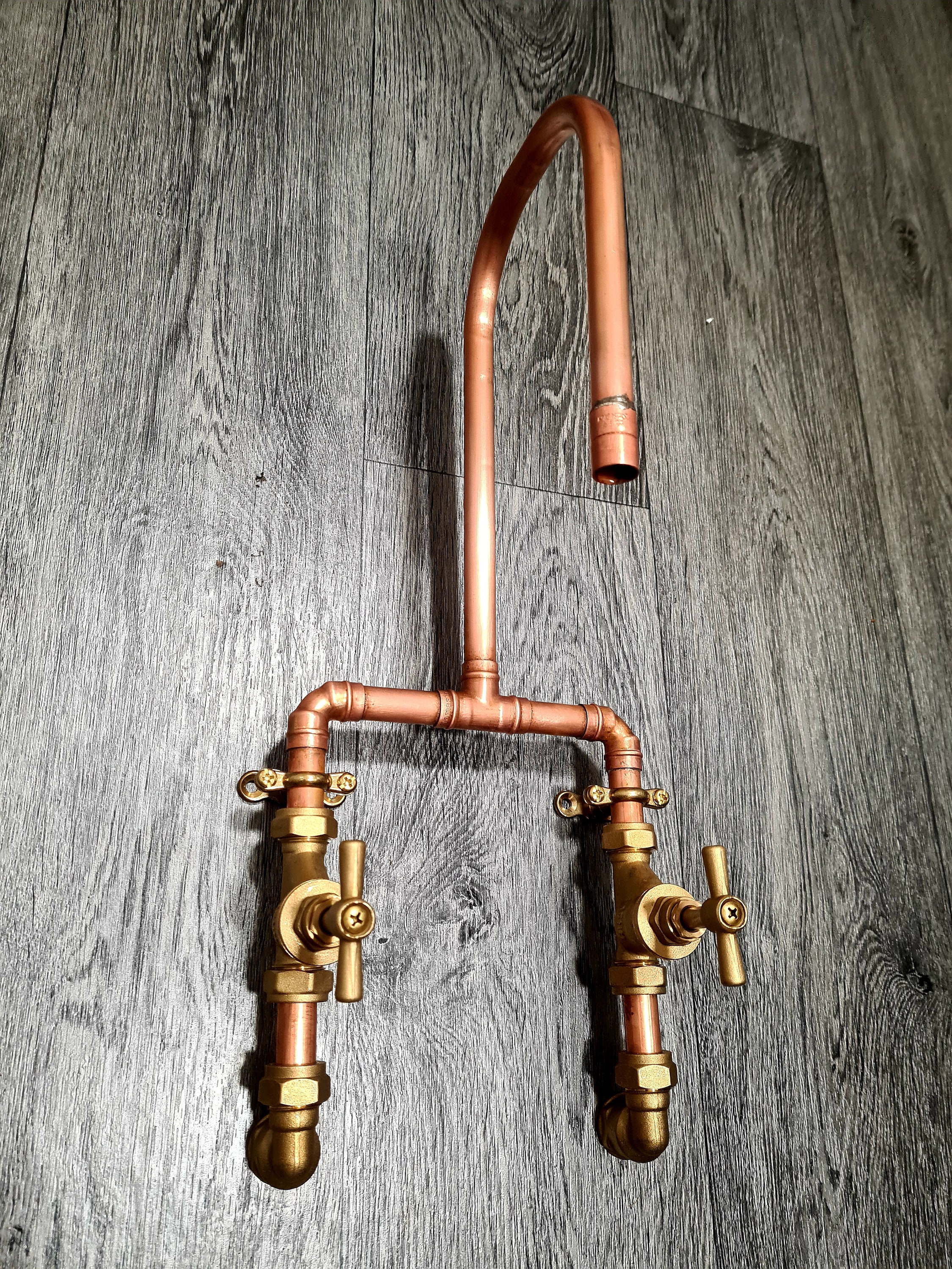 Grifos mezcladores giratorios de tubería de cobre Rústico