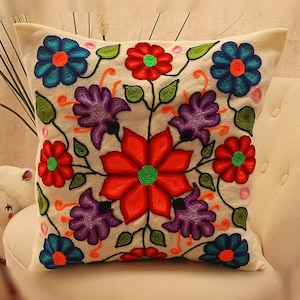 Peruvian flowered cushion - Hand embroidery - Colorful cushion - Ethnic cushion - Peruvian textile - Flowered pillow - Cushion cover