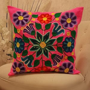 Peruvian flowered cushion - Hand embroidery - Colorful cushion - Ethnic cushion - Peruvian textile - Flowered pillow - Cushion cover
