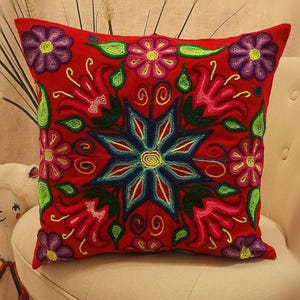 Peruvian flowered cushion - Hand embroidery - Colorful cushion - Ethnic cushion - Peruvian textile - Flowered pillow - Cushion cover