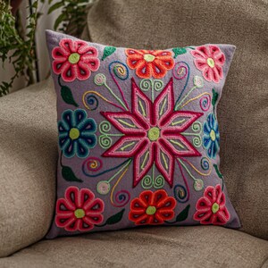 Peruvian flowered cushion - Hand embroidery - Colorful cushion - Ethnic cushion - Peruvian textile - Flowered pillow - Cushion cover