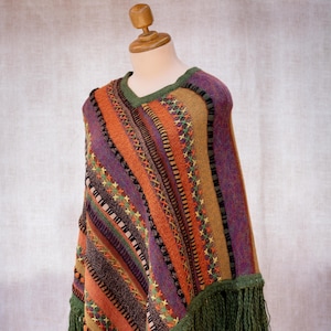 Poncho 100% BABY ALPACA - Poncho colorido - Suave y elegante - Artesanal - Hecho a mano - Poncho tribal - Lana de baby alpaca - Regalo peruano