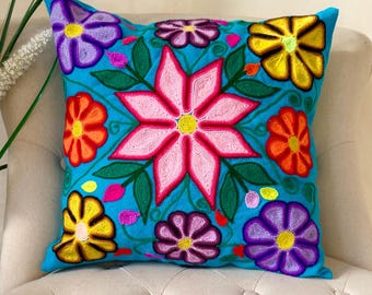 刺繍模様のクッションカバーセット 刺繍 ペルー 伝統 模様 手刺繍の花柄クッションカバー - ペルー民族風