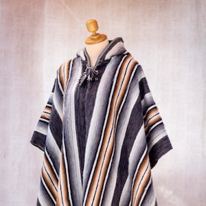 Poncho with hood / UNISEX Poncho / Alpaca Poncho / Ethnic Poncho / Alpaca wool / Handmade / Peruvian Poncho /  Striped poncho / Andean gift