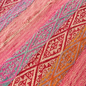 Handcrafted Peruvian Rug – Authentic Wool Carpet Artisan - Made in Peru 5 ft x 5.2 ft - (5.4 kg)