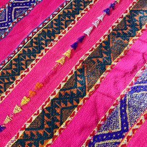 Handwoven Peruvian Sheep Wool Blanket - Rustic Home Decor - Vintage Rug 5,6 ft x 5,05 ft - (4.64 Kg)
