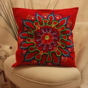 Peruvian flowered cushion - Hand embroidery - Colorful cushion - Ethnic cushion - Peruvian textile - Flowered pillow - Cushion cover