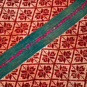 Handwoven Peruvian Sheep Wool Blanket - Rustic Home Decor - Vintage Rug 5.2 ft x 5.2 ft - (3.3Kg)