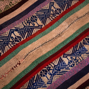Luxurious Artisian Peruvian Rug – Exquisite Handmade Vintage Textile from Peru 5.7 ft x 5 ft - (2.4 Kg)