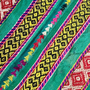 Handwoven Peruvian Sheep Wool Blanket - Rustic Home Decor - Vintage Rug 5.2 ft x 5.3 ft - (5.1 Kg)