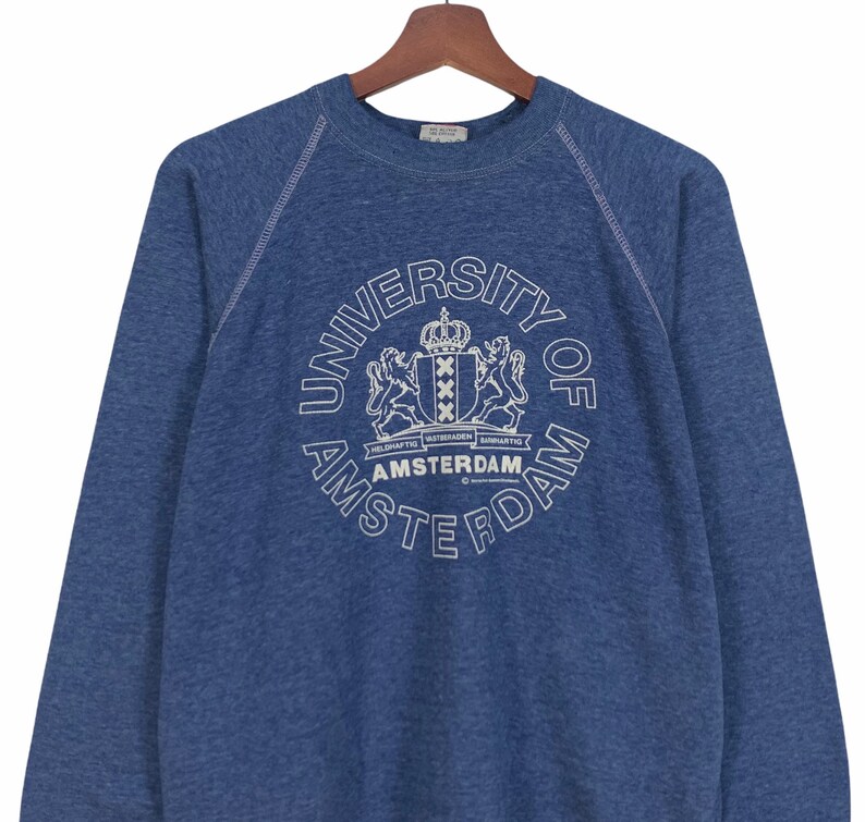 Zeldzaam Vintage jaren 1980 Universiteit van Amsterdam Crewneck Sweatshirt met lange mouwen Groot logo Pull Over Jumper / University Fashion / Small Fit afbeelding 4