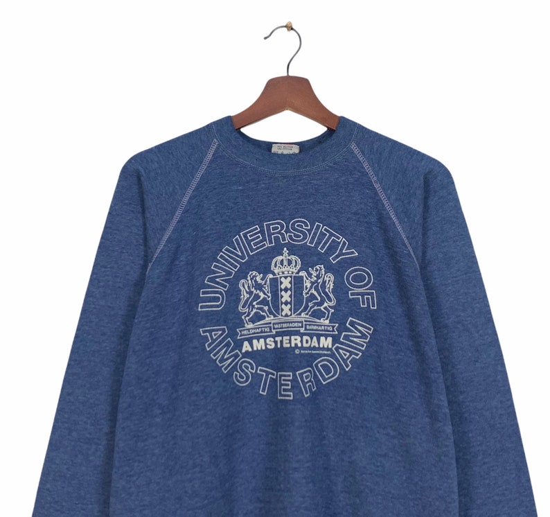 Zeldzaam Vintage jaren 1980 Universiteit van Amsterdam Crewneck Sweatshirt met lange mouwen Groot logo Pull Over Jumper / University Fashion / Small Fit afbeelding 3