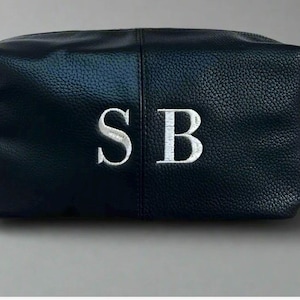 Vegan Leather Monogrammed Emroidered Washbag, Men’s Wash Bag, Valentines Day Gift, Fathers Day Gift
