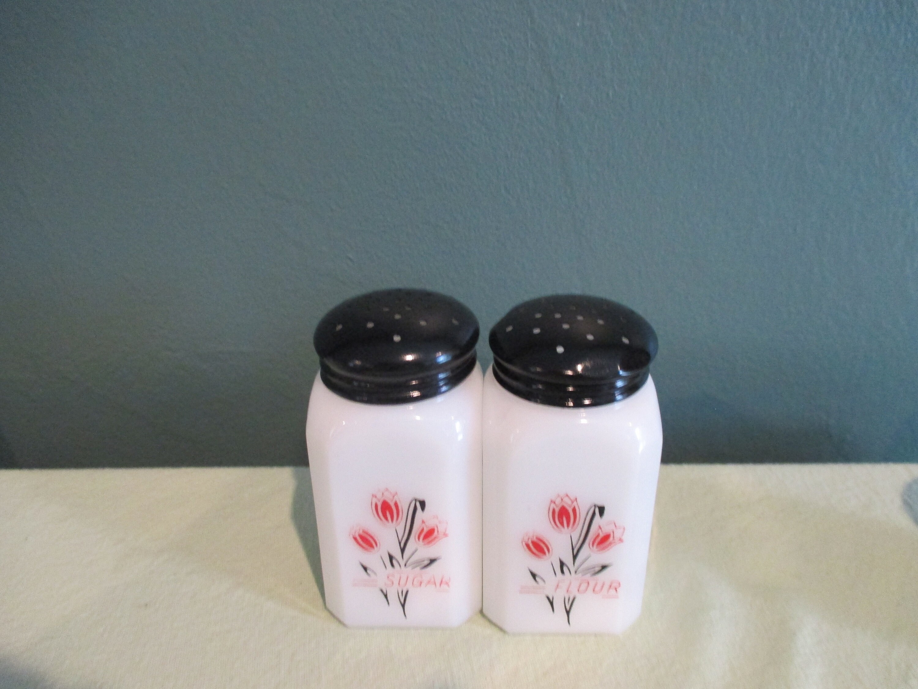Vintage Mckee tulip Sugar & Flour Shaker Set Etsy