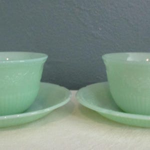 Set di 4 tazze e piattini Alice in giada Fire King Vintage