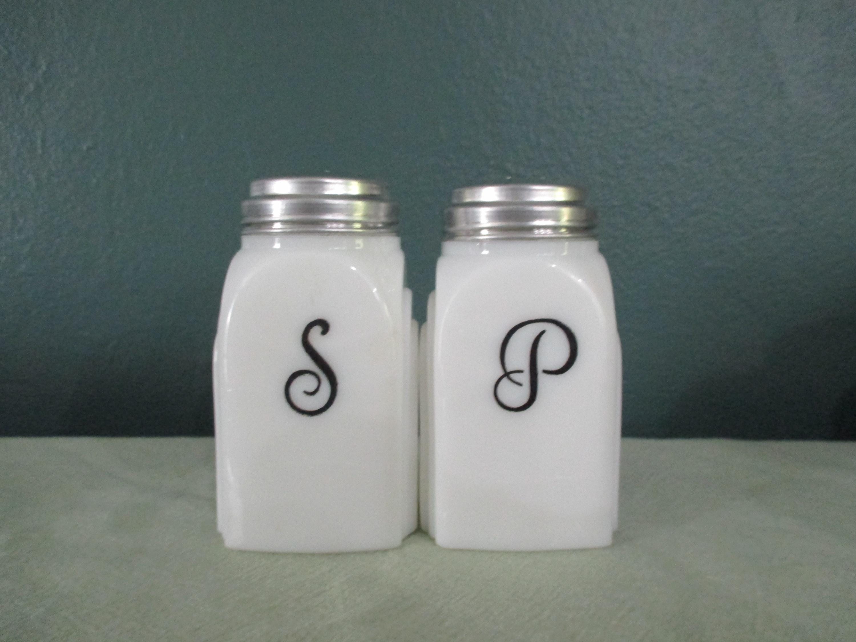 Milk glass salt and pepper shakers vintage fire king - Etsy 日本