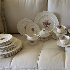 Spode England Billingsley Rose 43pc dinnerware set  Very NICE!