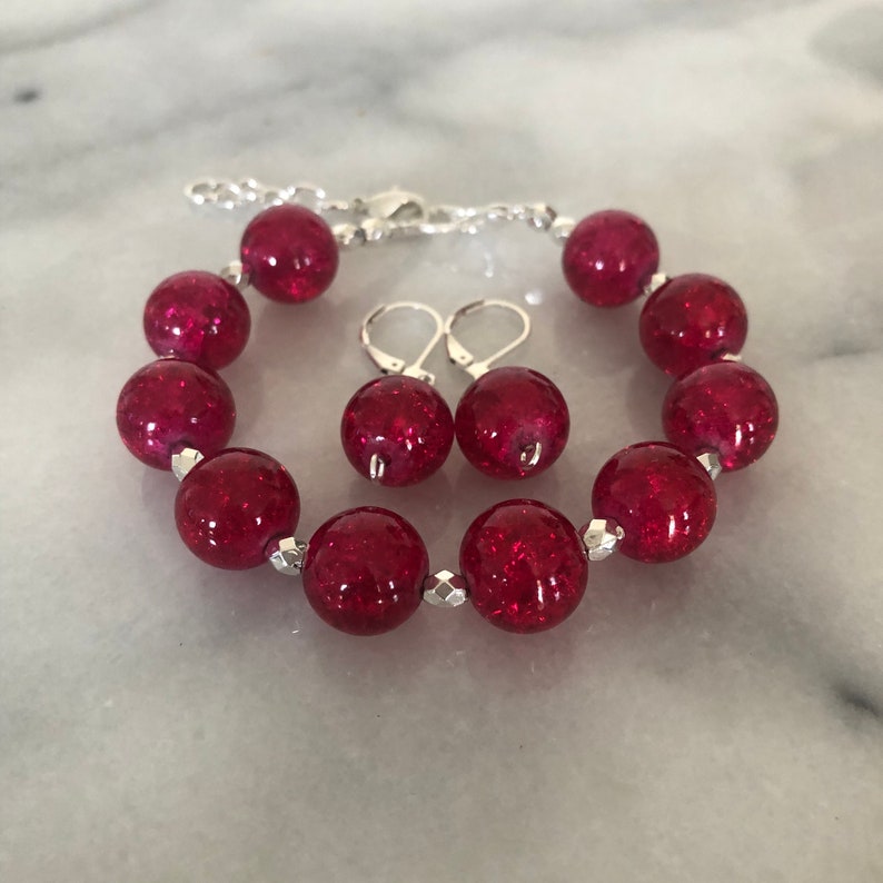 7.5\u201d Darling Red Marble Glass Bracelet and Earring SetGlass Pearls