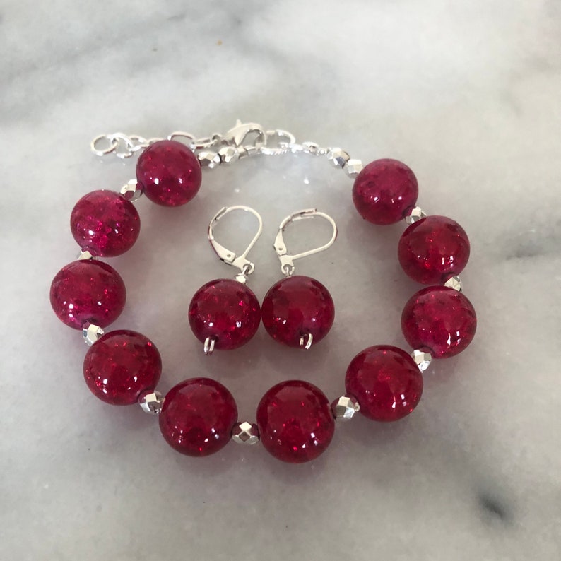 7.5\u201d Darling Red Marble Glass Bracelet and Earring SetGlass Pearls