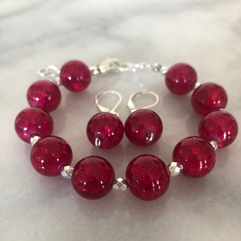 7.5\u201d Darling Red Marble Glass Bracelet and Earring SetGlass Pearls