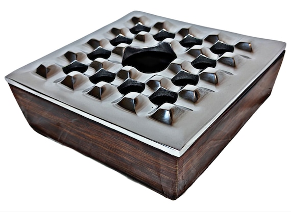 Ashtray With Lid for Cigar, Metallic Wood Design, Windproof