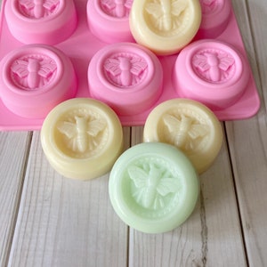 2.25&quot;x2.25&quot;x0.7&quot; /6 Cavities Circle Bee Silicone Mold/ Honeycomb Silicone Soap Mold/ Bee Soap Mold/ Honeycomb Candle Mold/Oval Mold