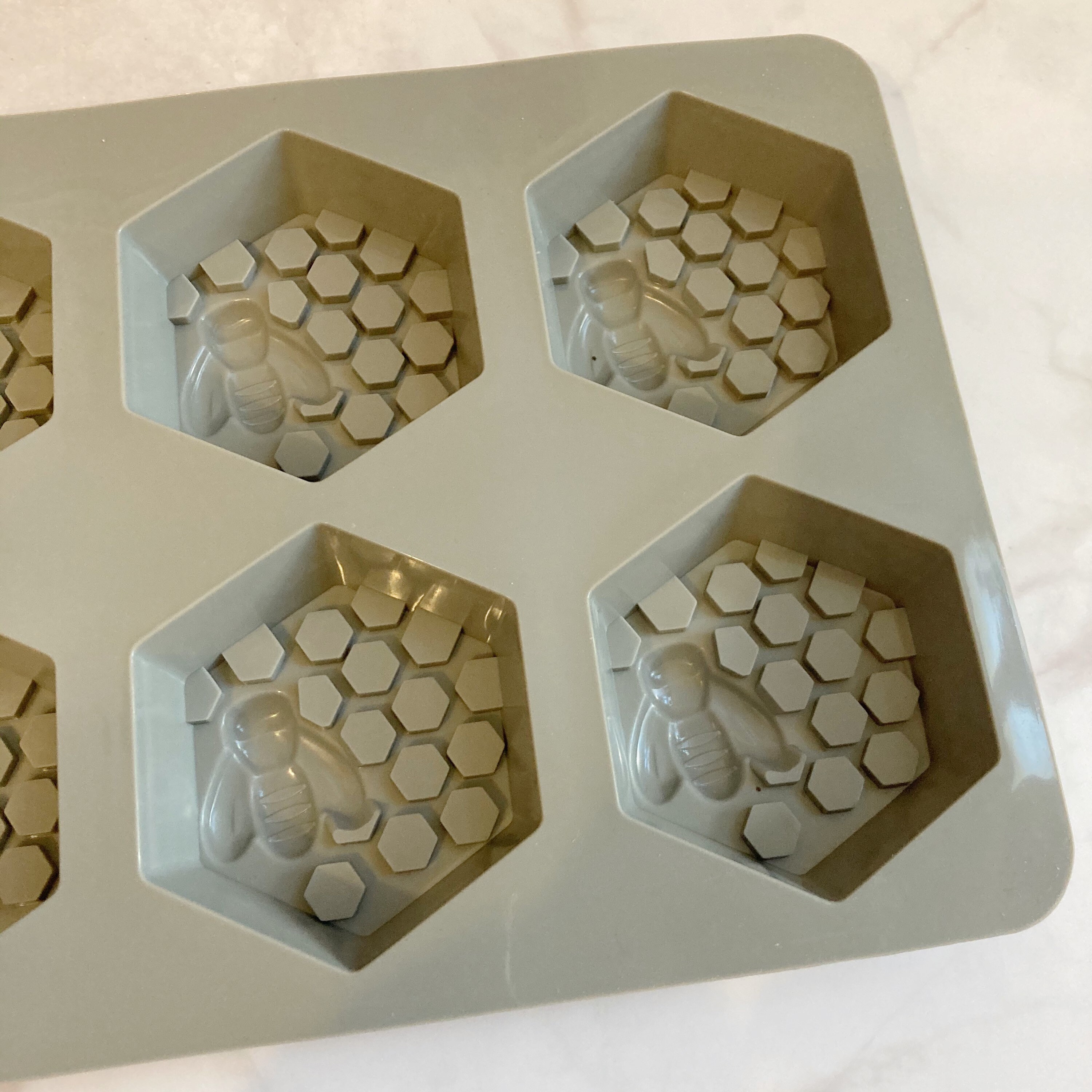 1.7x1.5x0.75 /19 Cavities Bee Honeycomb Silicone Mold/ Honeycomb Silicone  Soap Mold/ Bee Soap Mold/ Honeycomb Candle Mold/hexagon Mold 