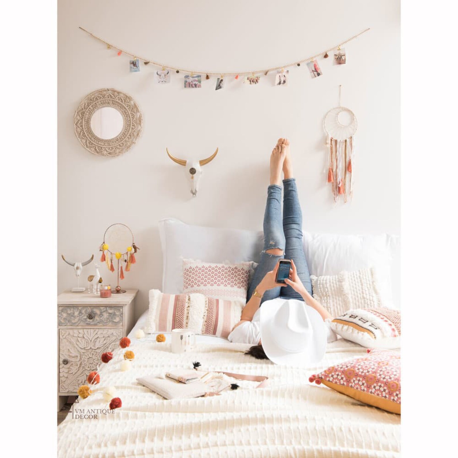Mesa de noche con el pecho tallado a mano de madera gabinete | Etsy