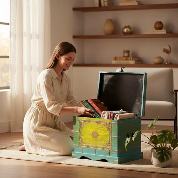 木製ペイント真鍮トランク収納ボックス - 真鍮アクセント付き木製収納