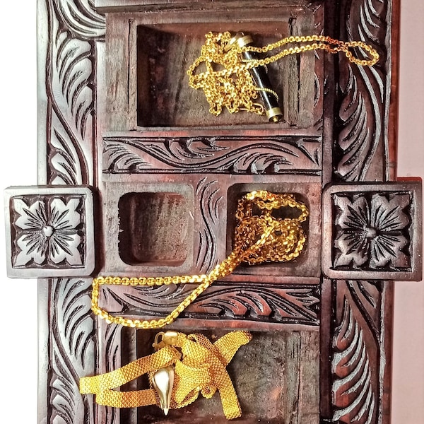 Wood box secret box for your special items with beautiful Ceylon wood carvings