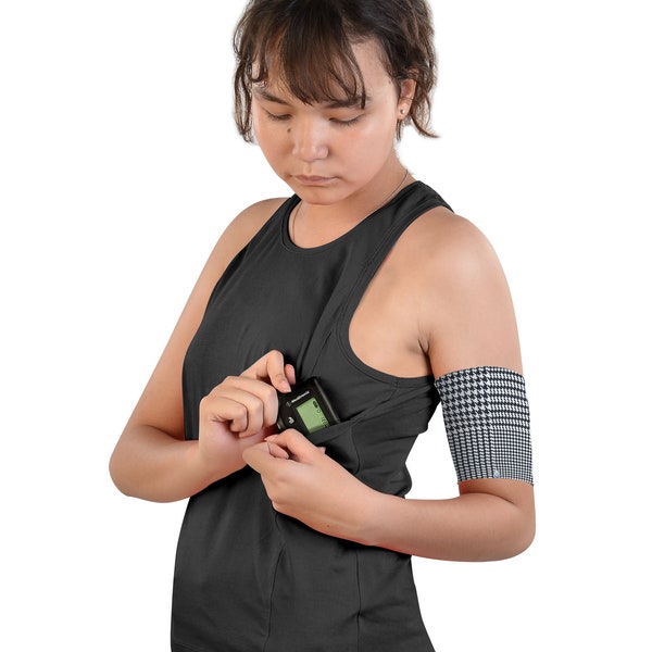 Unisex tank top with two side pockets for insulin pump with openings for tubing - Dia-T.Top